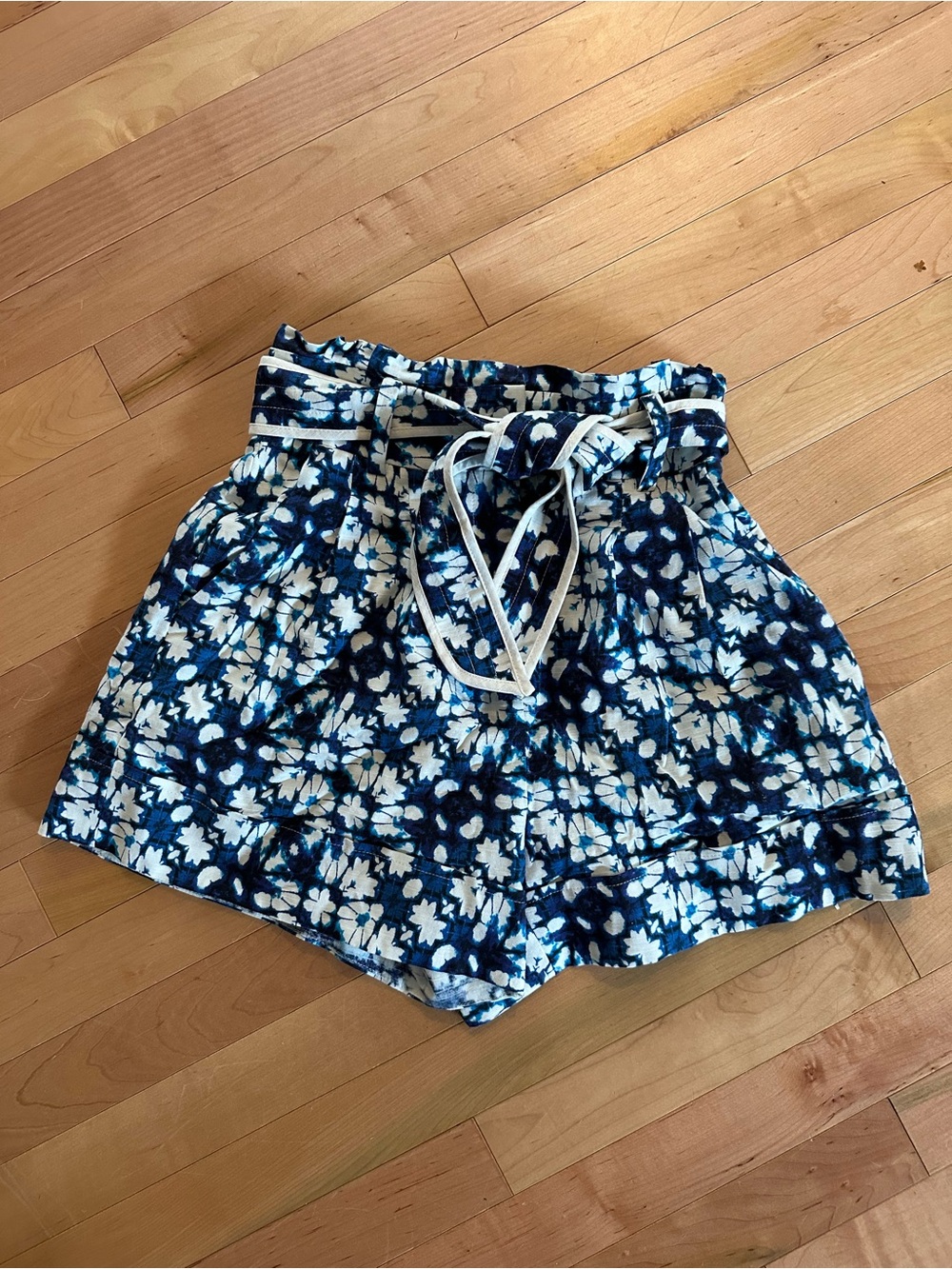SUNCOO Paris Navy and White Floral High-Waist Paperbag Shorts